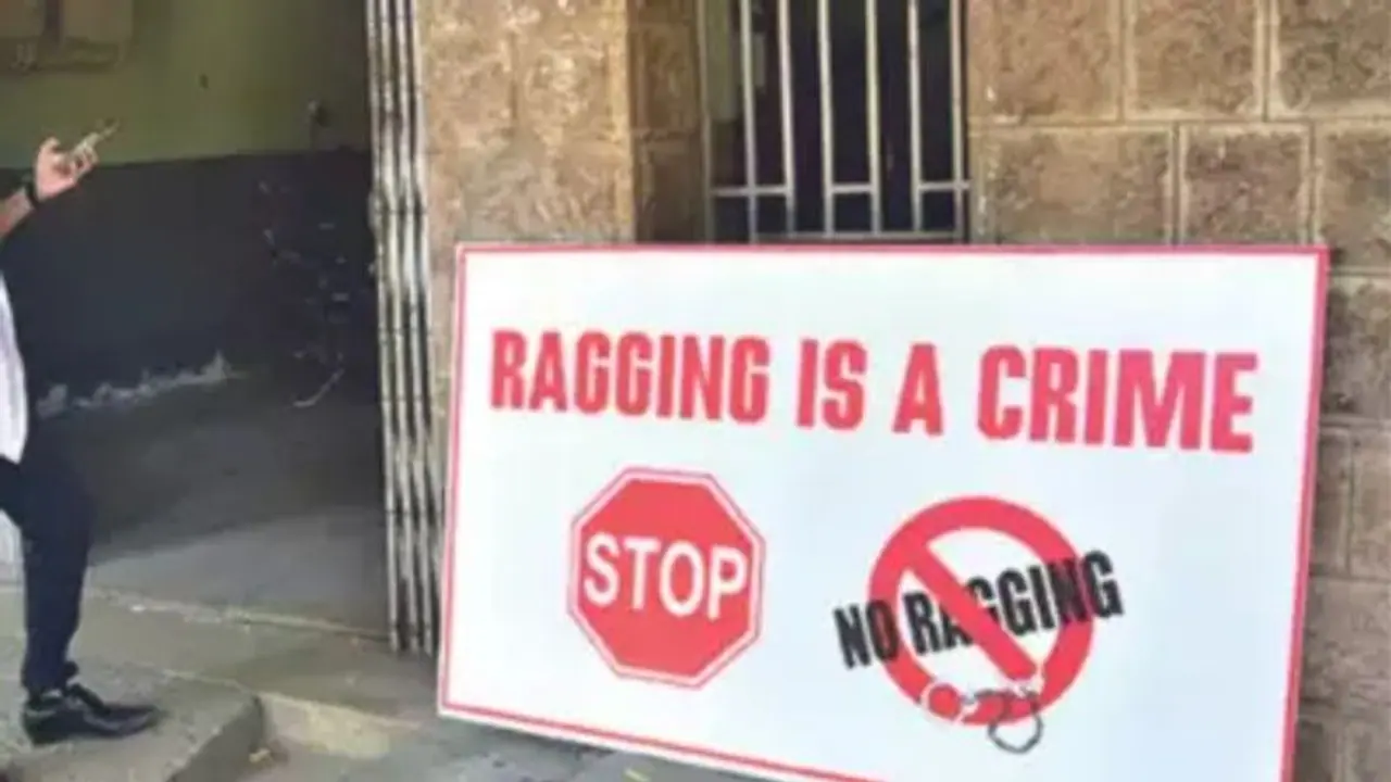 ಸುಡುಬಿಸಿಲಲ್ಲಿ ಪುಶ್ಅಪ್ ರ್ಯಾಗಿಂಗ್, ಅಸ್ವಸ್ಥಗೊಂಡ ವಿದ್ಯಾರ್ಥಿಗೆ ಡಯಾಲಿಸಿಸ್ ಚಿಕಿತ್ಸೆ! ಸುಡುಬಿಸಿಲಲ್ಲಿ ಪುಶ್ಅಪ್ ರ್ಯಾಗಿಂಗ್, ಅಸ್ವಸ್ಥಗೊಂಡ ವಿದ್ಯಾರ್ಥಿಗೆ ಡಯಾಲಿಸಿಸ್ ಚಿಕಿತ್ಸೆ!