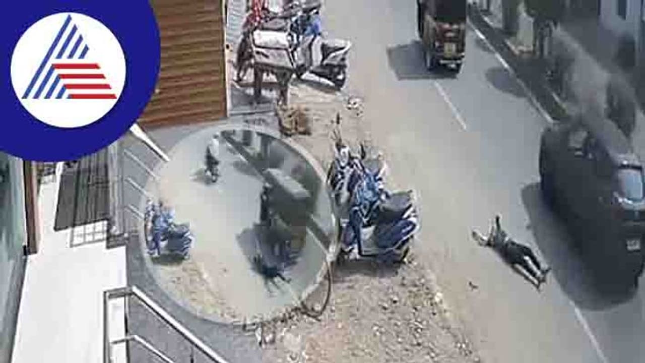 ಪ್ರಾಣಕ್ಕಿಂತ ಮಾನ ಮೇಲೆಂದು ಚಲಿಸುತ್ತಿದ್ದ ಆಟೋದಿಂದ ಹಾರಿದ ವಿದ್ಯಾರ್ಥಿನಿ ಪ್ರಾಣಕ್ಕಿಂತ ಮಾನ ಮೇಲೆಂದು ಚಲಿಸುತ್ತಿದ್ದ ಆಟೋದಿಂದ ಹಾರಿದ ವಿದ್ಯಾರ್ಥಿನಿ