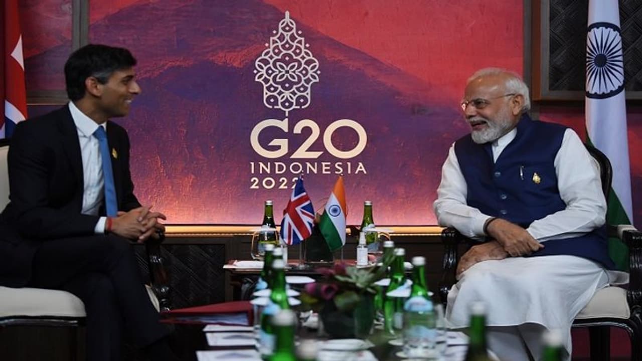 इधर बाली में ऋषि सुनक से मिले नरेंद्र मोदी, उधर ब्रिटेन से आ गई भारतीयों के लिए Good News इधर बाली में ऋषि सुनक से मिले नरेंद्र मोदी, उधर ब्रिटेन से आ गई भारतीयों के लिए Good News