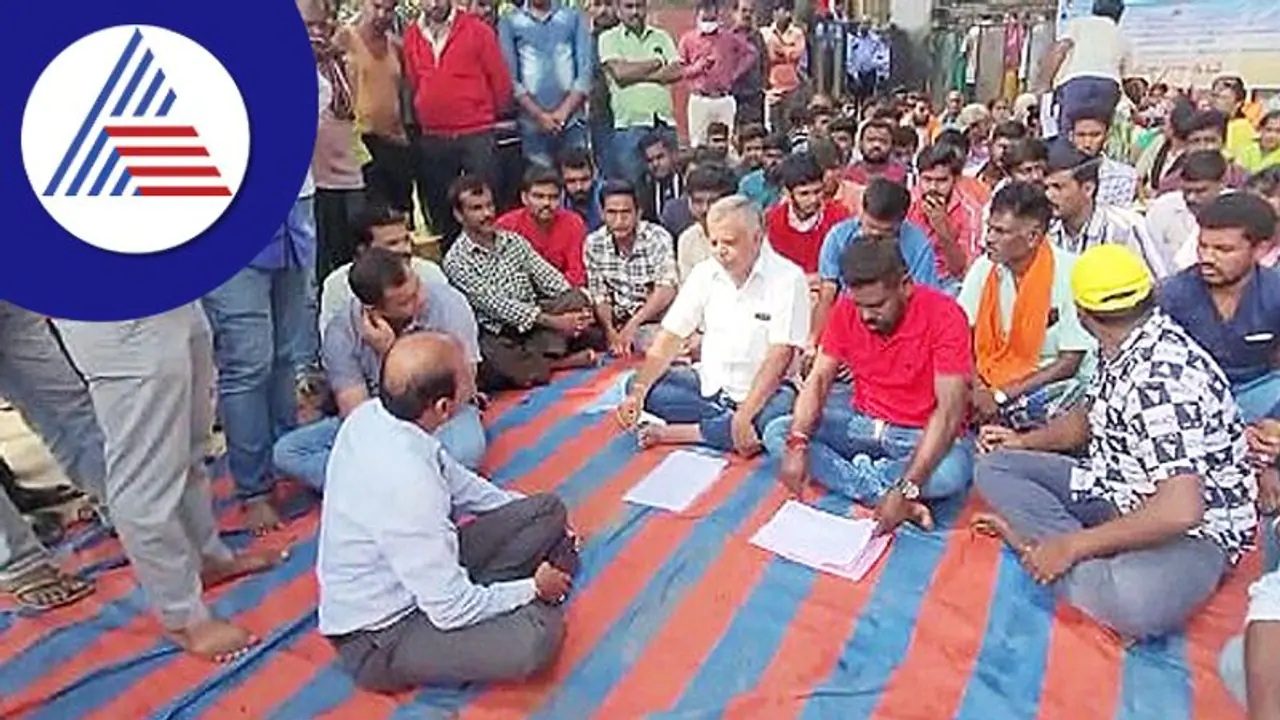 ಗುಬ್ಬಿ ಕೆಎಂಎಫ್ ಆಹಾರ ಘಟಕದಲ್ಲಿ ಅವ್ಯವಹಾರ : ಕಾರ್ಮಿಕರಿಂದ ಪ್ರತಿಭಟನೆ ಗುಬ್ಬಿ ಕೆಎಂಎಫ್ ಆಹಾರ ಘಟಕದಲ್ಲಿ ಅವ್ಯವಹಾರ : ಕಾರ್ಮಿಕರಿಂದ ಪ್ರತಿಭಟನೆ