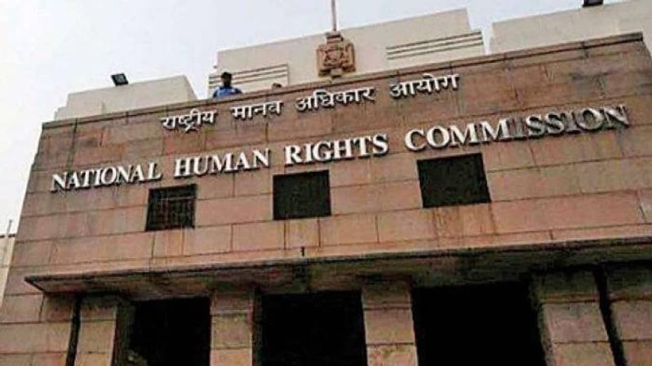 പത്തനംതിട്ട കൂട്ടബലാത്സംഗ കേസ്; ദേശീയ മനുഷ്യാവകാശ കമ്മീഷൻ കേസെടുത്തു; ഡിജിപിയോട് റിപ്പോർട്ട് തേടി പത്തനംതിട്ട കൂട്ടബലാത്സംഗ കേസ്; ദേശീയ മനുഷ്യാവകാശ കമ്മീഷൻ കേസെടുത്തു; ഡിജിപിയോട് റിപ്പോർട്ട് തേടി