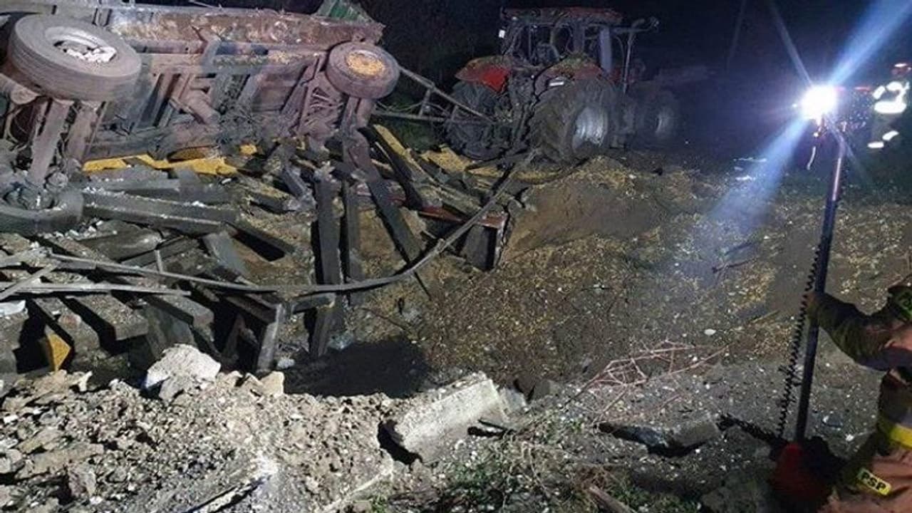 रूस नहीं यूक्रेन की ओर से दागी गई थी पोलैंड पर गिरी मिसाइल, पोलिश राष्ट्रपति ने दी अहम जानकारी रूस नहीं यूक्रेन की ओर से दागी गई थी पोलैंड पर गिरी मिसाइल, पोलिश राष्ट्रपति ने दी अहम जानकारी