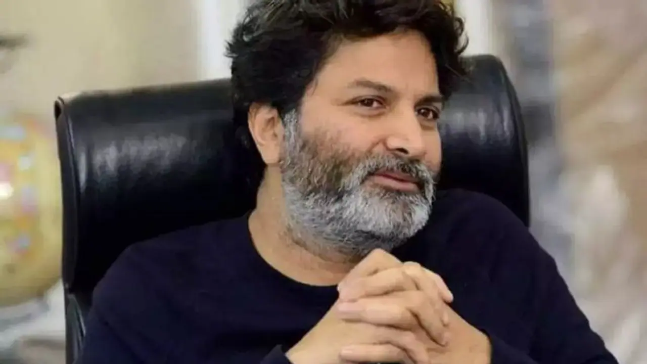 బ్రో టీజర్ తర్వాత.. త్రివిక్రమ్ ను ఆడేసుకుంటున్న నెటిజన్లు.. పూజాహెగ్దేను కారణంగా చూపుతూ ట్రోల్స్ బ్రో టీజర్ తర్వాత.. త్రివిక్రమ్ ను ఆడేసుకుంటున్న నెటిజన్లు.. పూజాహెగ్దేను కారణంగా చూపుతూ ట్రోల్స్