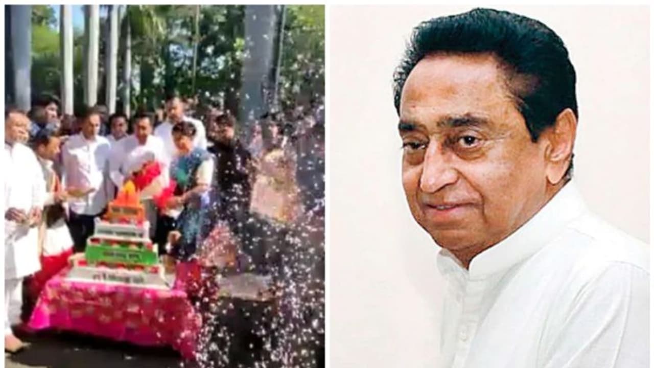 ക്ഷേത്രാകൃതിയിലുള്ള കേക്ക്, മുകളിൽ ഹനുമാൻ രൂപം; കേക്ക് മുറിച്ച് കമൽനാഥ്, മതവികാരം വ്രണപ്പെട്ടെന്ന് ബിജെപി ക്ഷേത്രാകൃതിയിലുള്ള കേക്ക്, മുകളിൽ ഹനുമാൻ രൂപം; കേക്ക് മുറിച്ച് കമൽനാഥ്, മതവികാരം വ്രണപ്പെട്ടെന്ന് ബിജെപി