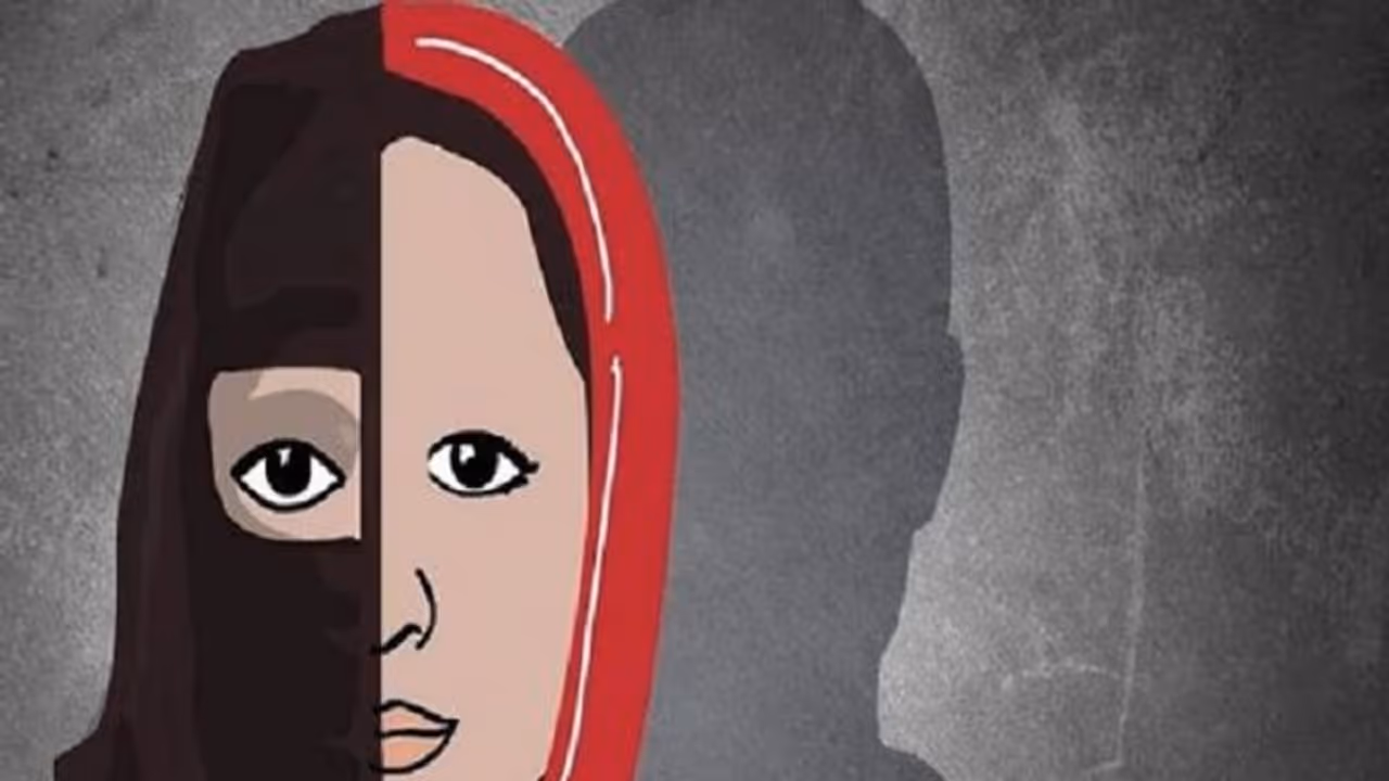 रौनक चौरसिया निकला महमूद खान, हिंदू युवती को प्रेम जाल में फंसाकर जबरन कराया मंतातरण, विरोध पर कर दिया ऐसा हाल रौनक चौरसिया निकला महमूद खान, हिंदू युवती को प्रेम जाल में फंसाकर जबरन कराया मंतातरण, विरोध पर कर दिया ऐसा हाल