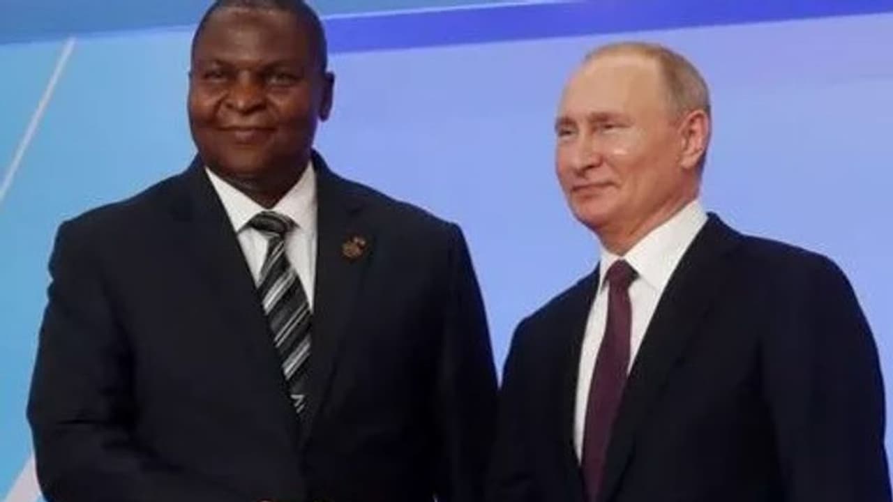 மத்திய ஆப்ரிக்க நாட்டுக்கு லட்சம் கோடி ரூபாயுடன் தப்புகிறாரா ரஷ்ய அதிபர் விளாடிமிர் புடின்? மத்திய ஆப்ரிக்க நாட்டுக்கு லட்சம் கோடி ரூபாயுடன் தப்புகிறாரா ரஷ்ய அதிபர் விளாடிமிர் புடின்?