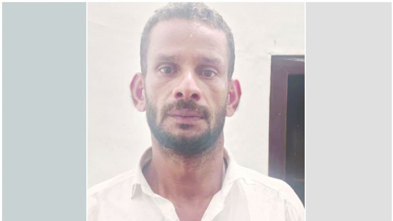 മുന്തിരി ജ്യൂസില് മയക്കുമരുന്ന്; കുടുംബത്തിന്റെ വിശ്വാസം നേടി കെണിയില് വീഴ്ത്തി വ്യാജ സിദ്ധന്, ഒടുവില്! മുന്തിരി ജ്യൂസില് മയക്കുമരുന്ന്; കുടുംബത്തിന്റെ വിശ്വാസം നേടി കെണിയില് വീഴ്ത്തി വ്യാജ സിദ്ധന്, ഒടുവില്!