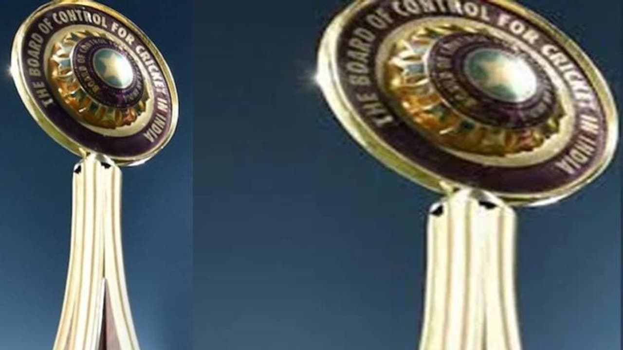 Vijay Hazare: கடின இலக்கை வெறித்தனமா விரட்டிய அசாம் அணி போராடி தோல்வி! ஃபைனலில் மகாராஷ்டிரா சௌராஷ்டிரா மோதல்