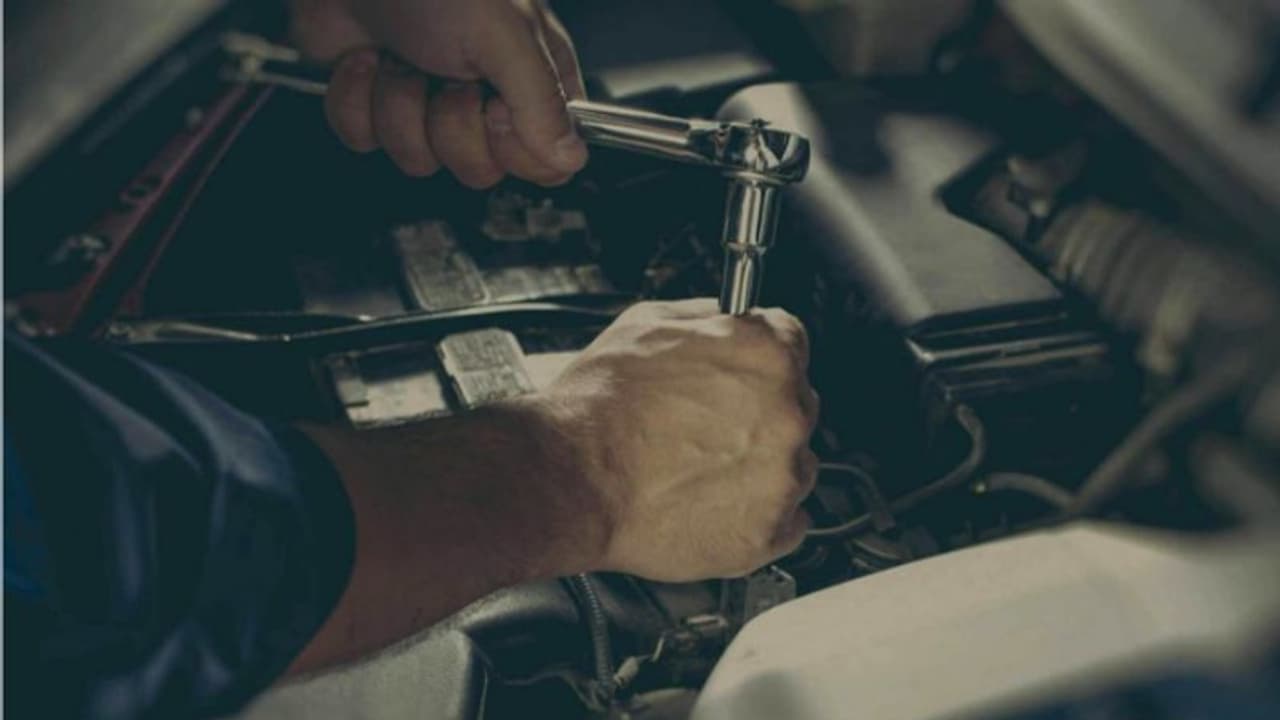 സൗദി അറേബ്യയില് വാഹന റിപ്പയറിങ് രംഗത്തെ 15 ജോലികൾക്ക് ലൈസൻസ് നിർബന്ധമാക്കുന്നു സൗദി അറേബ്യയില് വാഹന റിപ്പയറിങ് രംഗത്തെ 15 ജോലികൾക്ക് ലൈസൻസ് നിർബന്ധമാക്കുന്നു