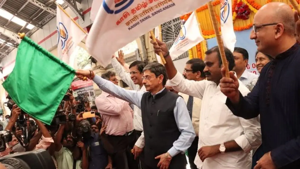 காசி தமிழ் சங்கமம்; தமிழ்நாட்டு பிரதிநிதிகளை பனாரஸில் வரவேற்கிறார் பிரதமர் மோடி!!