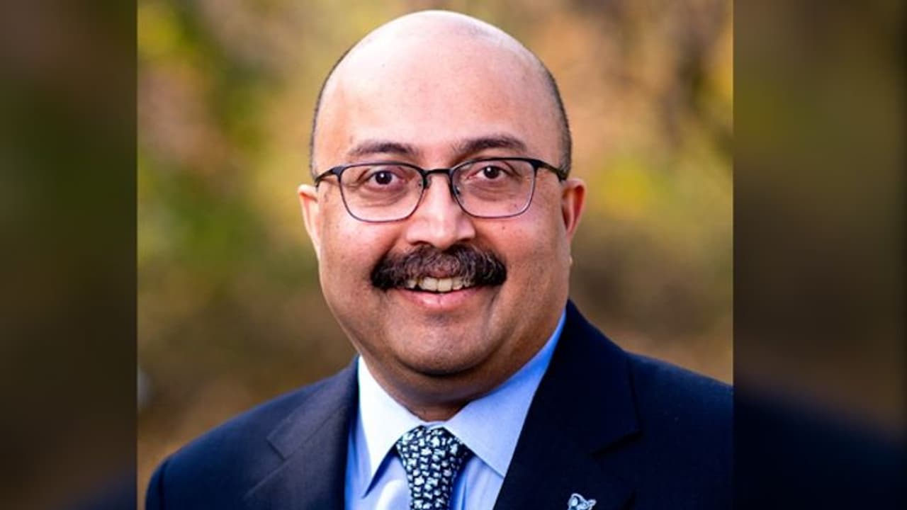 Indian origin academician Sunil Kumar named as next president of Tufts University Indian origin academician Sunil Kumar named as next president of Tufts University
