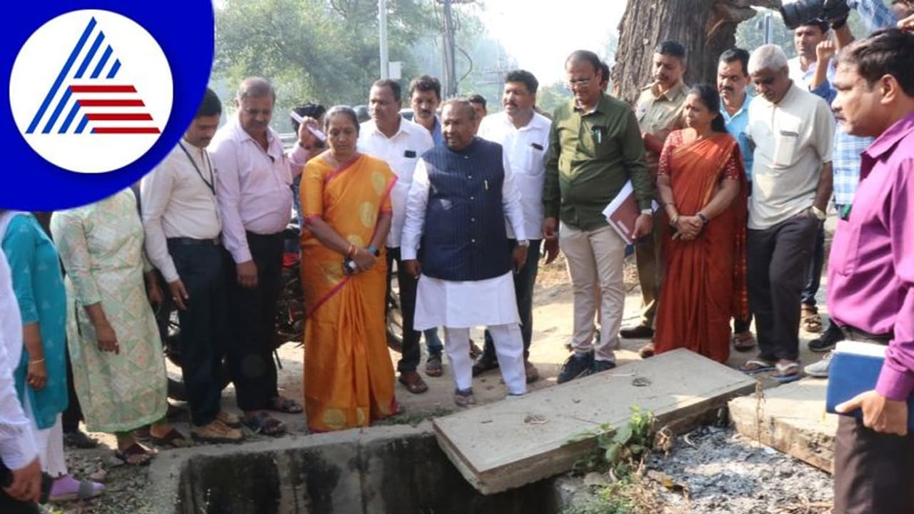 ಸ್ಮಾರ್ಟ್ ಸಿಟಿ ಕಾಮಗಾರಿಗಳ ಬಗ್ಗೆ ತೃಪ್ತಿಯಿದೆ: ಕೆ.ಎಸ್.ಈಶ್ವರಪ್ಪ ಸ್ಮಾರ್ಟ್ ಸಿಟಿ ಕಾಮಗಾರಿಗಳ ಬಗ್ಗೆ ತೃಪ್ತಿಯಿದೆ: ಕೆ.ಎಸ್.ಈಶ್ವರಪ್ಪ