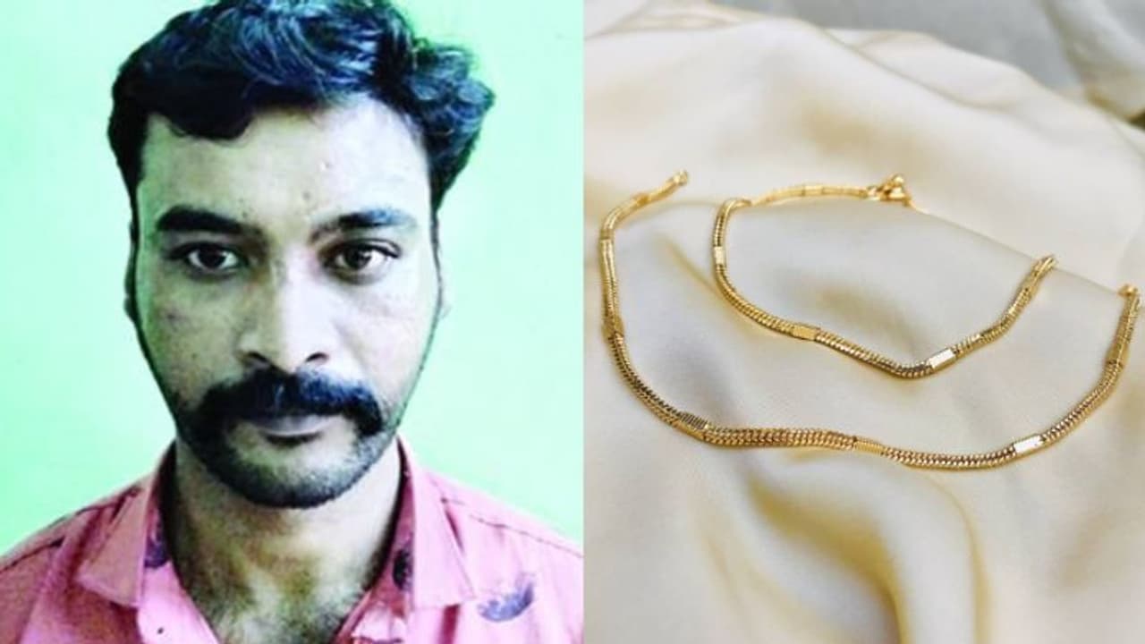 ചൊവ്വാ ദോഷം മാറാന് പൂജ; യുവതിയുടെ സ്വർണ്ണ പാദസരവുമായി മുങ്ങിയ ഇടുക്കി സ്വദേശി പിടിയിൽ ചൊവ്വാ ദോഷം മാറാന് പൂജ; യുവതിയുടെ സ്വർണ്ണ പാദസരവുമായി മുങ്ങിയ ഇടുക്കി സ്വദേശി പിടിയിൽ