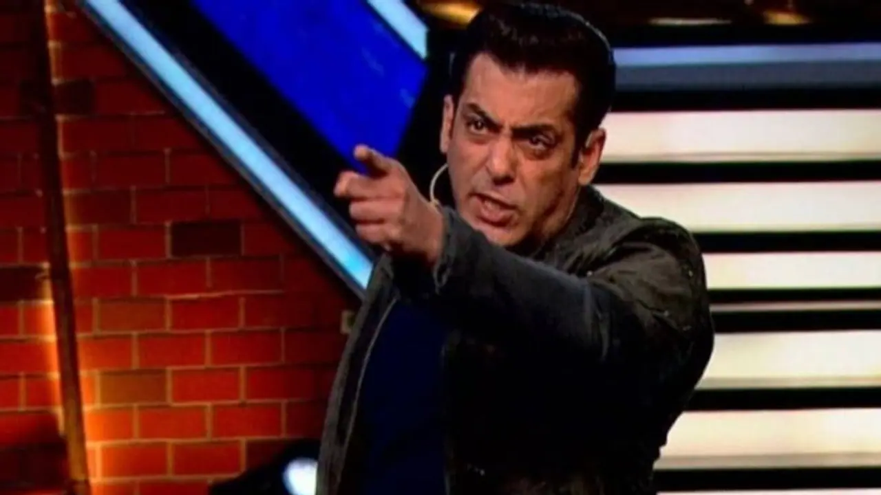 Bigg Boss 16: गाली गलौच पर उतरे 2 कंटेस्टेंट को देख आगबबूला सलमान खान, गुस्से में उतार फेंका कोट Bigg Boss 16: गाली गलौच पर उतरे 2 कंटेस्टेंट को देख आगबबूला सलमान खान, गुस्से में उतार फेंका कोट