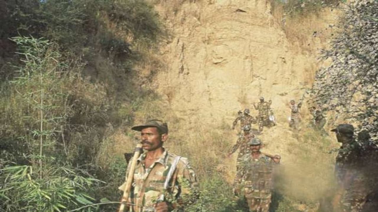 गोलियों की तड़तड़ाहट से गूंजा चंबल, डकैत केशव गुर्जर से पुलिस की मुठभेड़, 65 राउंड फायरिंग गोलियों की तड़तड़ाहट से गूंजा चंबल, डकैत केशव गुर्जर से पुलिस की मुठभेड़, 65 राउंड फायरिंग