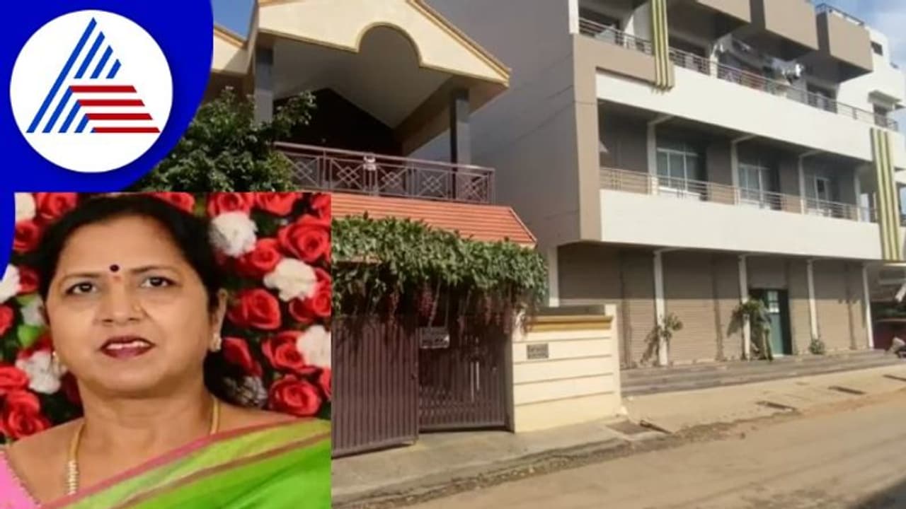 Chikkamagaluru: ಎರಡನೇ ದಿನವೂ ಗಾಯತ್ರಿ ಶಾಂತೇಗೌಡ ನಿವಾಸದಲ್ಲಿ ಮುಂದುವರಿದ ಐಟಿ ದಾಳಿ Chikkamagaluru: ಎರಡನೇ ದಿನವೂ ಗಾಯತ್ರಿ ಶಾಂತೇಗೌಡ ನಿವಾಸದಲ್ಲಿ ಮುಂದುವರಿದ ಐಟಿ ದಾಳಿ