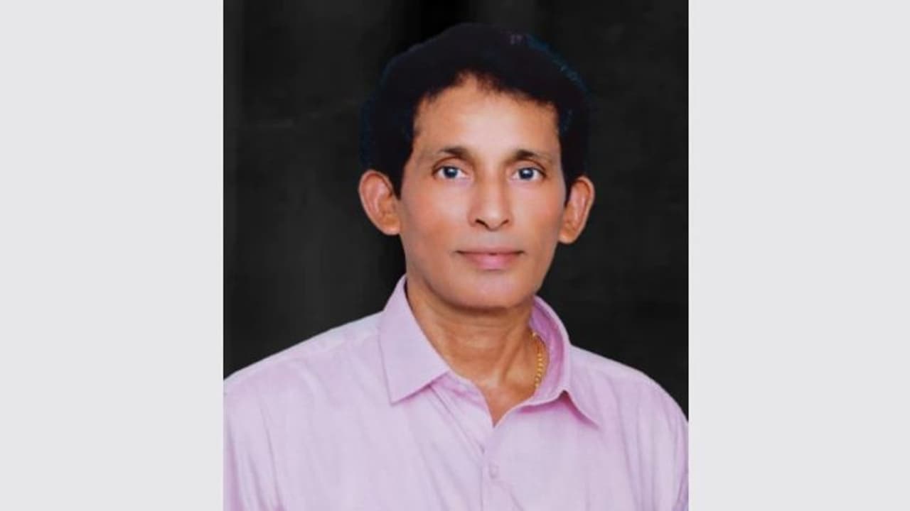 പാലക്കാട്ട് ബസിൽ നിന്നും തെറിച്ച വീണ യാത്രക്കാരൻ മരിച്ചു പാലക്കാട്ട് ബസിൽ നിന്നും തെറിച്ച വീണ യാത്രക്കാരൻ മരിച്ചു