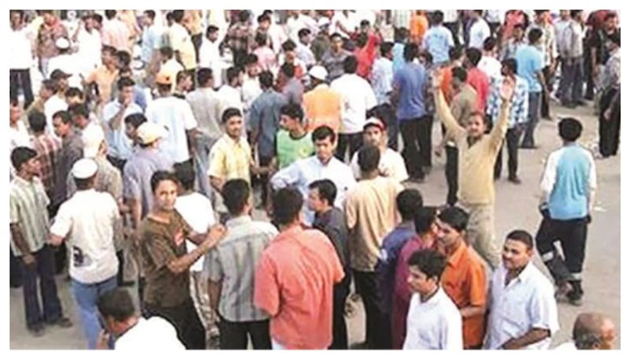 ബാച്ചിലർമാരെ റെസിഡൻഷ്യൽ ഏരിയകളിൽ നിന്ന് ഒഴിപ്പിക്കുന്നതിനുള്ള ക്യാമ്പയിൻ തുടരുന്നു ബാച്ചിലർമാരെ റെസിഡൻഷ്യൽ ഏരിയകളിൽ നിന്ന് ഒഴിപ്പിക്കുന്നതിനുള്ള ക്യാമ്പയിൻ തുടരുന്നു