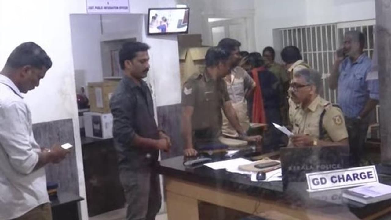 കൊച്ചി കൂട്ടബലാത്സംഗക്കേസ്: നാല് പ്രതികളേയും പതിനാല് ദിവസത്തേക്ക് റിമാൻഡ് ചെയ്തു