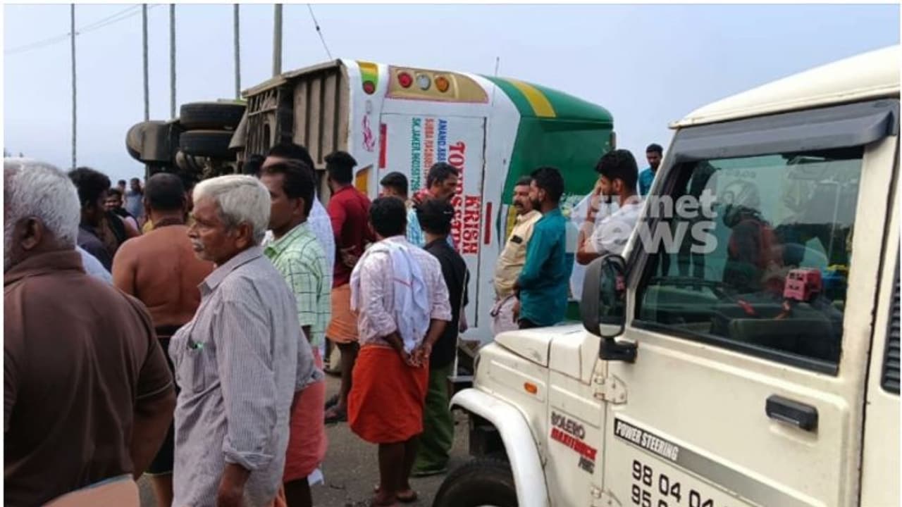 ളാഹ അപകടം: പരിക്കേറ്റ എട്ട് വയസുകാരൻ്റെ ശസ്ത്രക്രിയ പൂർത്തിയായി, അത്യാഹിത വിഭാഗത്തിൽ നിരീക്ഷണത്തിൽ തുടരും 