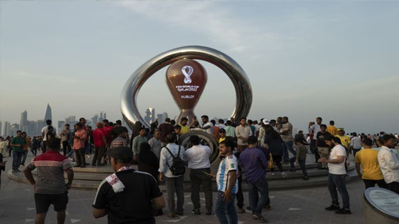 ലോകകപ്പ് ഫുട്ബോള് നടത്തുന്ന രാജ്യത്തിന് സാമ്പത്തികമായി എന്ത് നല്കും? ശരിക്കും നേട്ടമാണോ.! ലോകകപ്പ് ഫുട്ബോള് നടത്തുന്ന രാജ്യത്തിന് സാമ്പത്തികമായി എന്ത് നല്കും? ശരിക്കും നേട്ടമാണോ.!