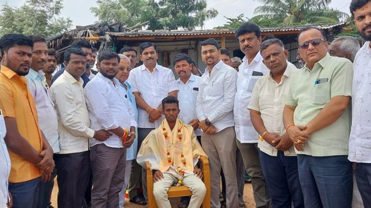 ಕನ್ನಡ ಪ್ರಭ ವರದಿಯಿಂದ ಎಂಬಿಬಿಎಸ್ ವಿದ್ಯಾರ್ಥಿಗೆ ನೆರವಿನ ಮಹಾಪೂರ ಕನ್ನಡ ಪ್ರಭ ವರದಿಯಿಂದ ಎಂಬಿಬಿಎಸ್ ವಿದ್ಯಾರ್ಥಿಗೆ ನೆರವಿನ ಮಹಾಪೂರ