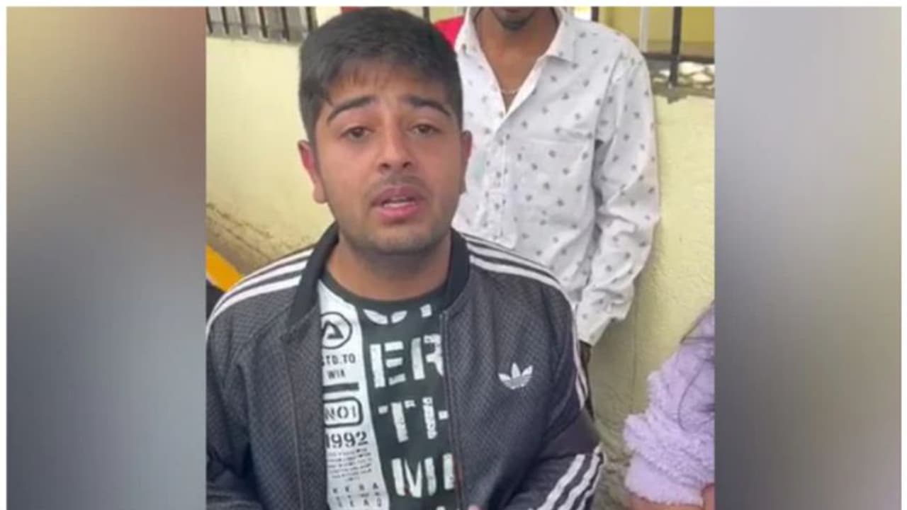 പാകിസ്ഥാന് സിന്ദാബാദ് വിളിച്ചു; മൂന്ന് എഞ്ചിനീയറിംഗ് വിദ്യാർത്ഥികൾ അറസ്റ്റിലായി പാകിസ്ഥാന് സിന്ദാബാദ് വിളിച്ചു; മൂന്ന് എഞ്ചിനീയറിംഗ് വിദ്യാർത്ഥികൾ അറസ്റ്റിലായി