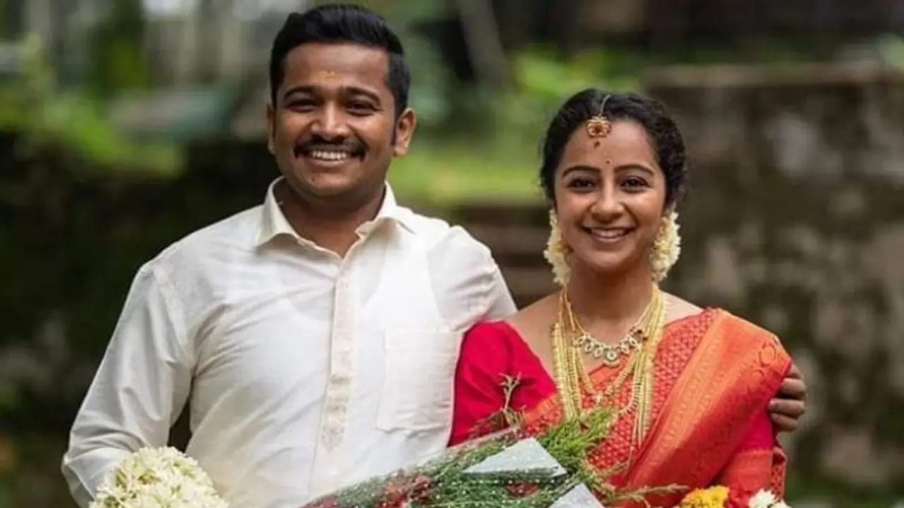 വമ്പൻ ഹിറ്റായി 'ജയ ജയ ജയ ജയ ഹേ', ബോക്സ് ഓഫീസില് ഇതുവരെ നേടിയതിന്റെ കണക്കുകള് വമ്പൻ ഹിറ്റായി 'ജയ ജയ ജയ ജയ ഹേ', ബോക്സ് ഓഫീസില് ഇതുവരെ നേടിയതിന്റെ കണക്കുകള്