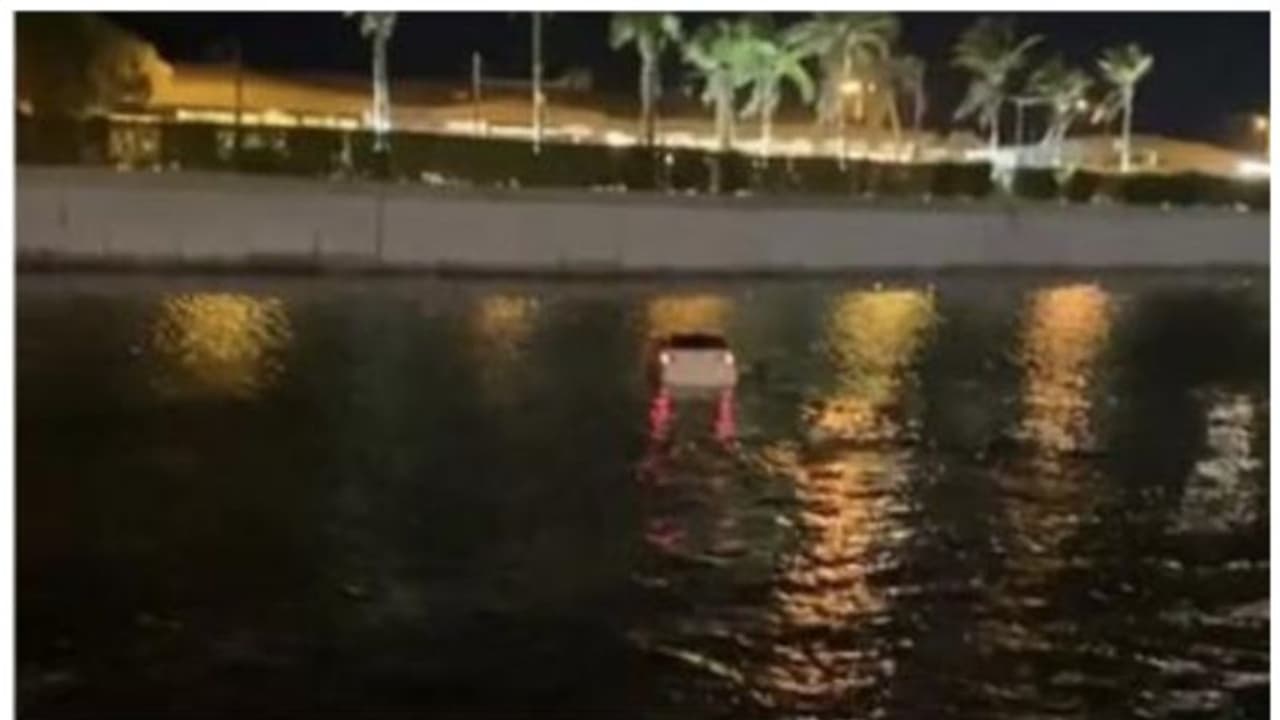 സൗദി അറേബ്യയില്‍ നിയന്ത്രണംവിട്ട കാര്‍ കടലില്‍ പതിച്ച് രണ്ട് പേര്‍ക്ക് പരിക്ക്