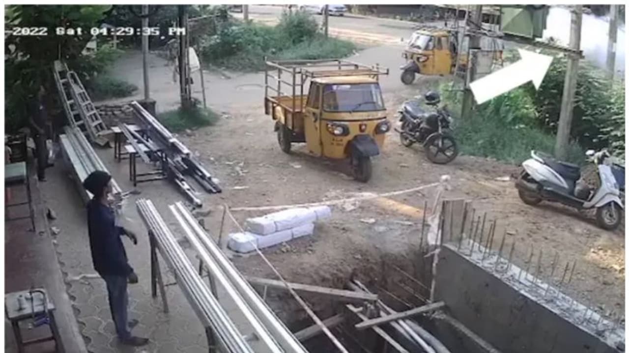 മംഗളൂരു സ്ഫോടനത്തിന് പിന്നിൽ മുൻ യുഎപിഎ കേസ് പ്രതി: വീട്ടിൽ നിന്നും കുക്കർ ബോംബും സ്ഫോടക വസ്തുക്കളും കണ്ടെത്തി മംഗളൂരു സ്ഫോടനത്തിന് പിന്നിൽ മുൻ യുഎപിഎ കേസ് പ്രതി: വീട്ടിൽ നിന്നും കുക്കർ ബോംബും സ്ഫോടക വസ്തുക്കളും കണ്ടെത്തി