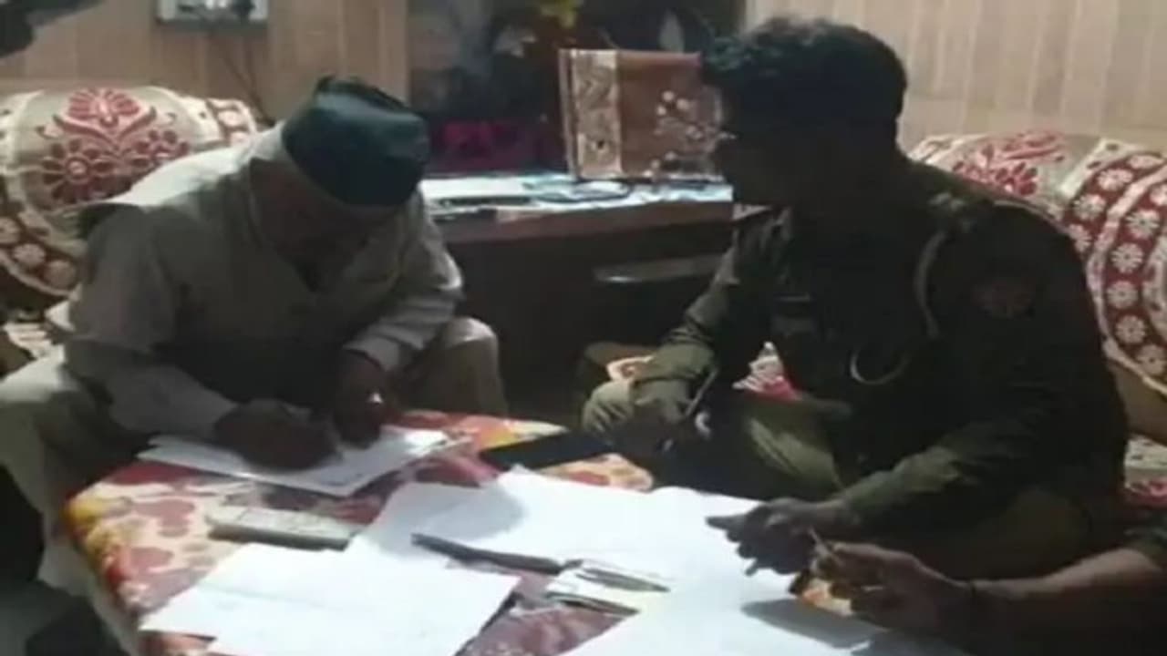 प्रेमिका और पत्नी के गम में बुझे मेरठ के 2 घरों का चिराग, मामूली सी बात पर उठाया ऐसा कदम प्रेमिका और पत्नी के गम में बुझे मेरठ के 2 घरों का चिराग, मामूली सी बात पर उठाया ऐसा कदम