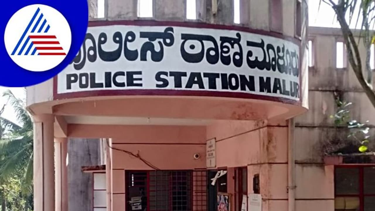 'ನಿದ್ದೆ ಬರ್ತಿಲ್ಲಾ ಸಾರ್' ಅಂತಾ 112ಕ್ಕೆ ಕರೆ ಮಾಡಿದ್ದ ಮುಬಾ'ರಾಕ್'; ಸಮಸ್ಯೆ ಕೇಳಿ ಪೊಲೀಸರೇ 'ಶಾಕ್'! 'ನಿದ್ದೆ ಬರ್ತಿಲ್ಲಾ ಸಾರ್' ಅಂತಾ 112ಕ್ಕೆ ಕರೆ ಮಾಡಿದ್ದ ಮುಬಾ'ರಾಕ್'; ಸಮಸ್ಯೆ ಕೇಳಿ ಪೊಲೀಸರೇ 'ಶಾಕ್'!