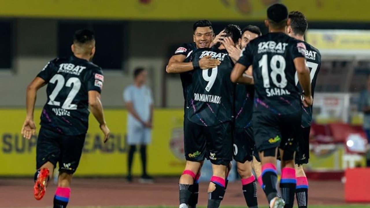 ISL 2022 23: Kerala Blasters FC coach Vukomanovic dedicates historical win against Hyderabad FC to fans ISL 2022 23: Kerala Blasters FC coach Vukomanovic dedicates historical win against Hyderabad FC to fans