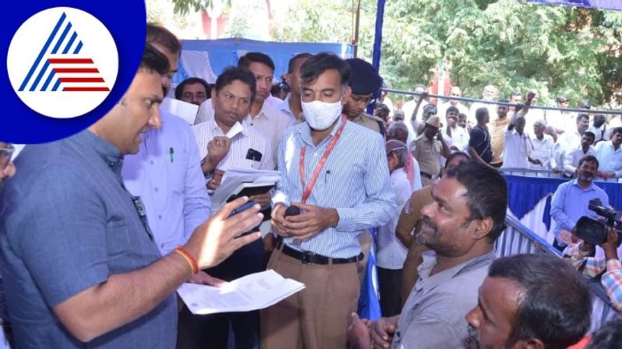 ಇನ್ಮುಂದೆ ತಿಂಗಳಿಗೆ 2 ಬಾರಿ ಜನತಾ ದರ್ಶನ; ಸಚಿವ ಸುಧಾಕರ್ ಇನ್ಮುಂದೆ ತಿಂಗಳಿಗೆ 2 ಬಾರಿ ಜನತಾ ದರ್ಶನ; ಸಚಿವ ಸುಧಾಕರ್