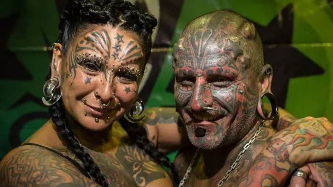 ശരീരത്തിൽ നൂറോളം 'മോഡിഫിക്കേഷൻസ്'; ലോക റെക്കോർഡ് സ്വന്തമാക്കി ദമ്പതികൾ ശരീരത്തിൽ നൂറോളം 'മോഡിഫിക്കേഷൻസ്'; ലോക റെക്കോർഡ് സ്വന്തമാക്കി ദമ്പതികൾ