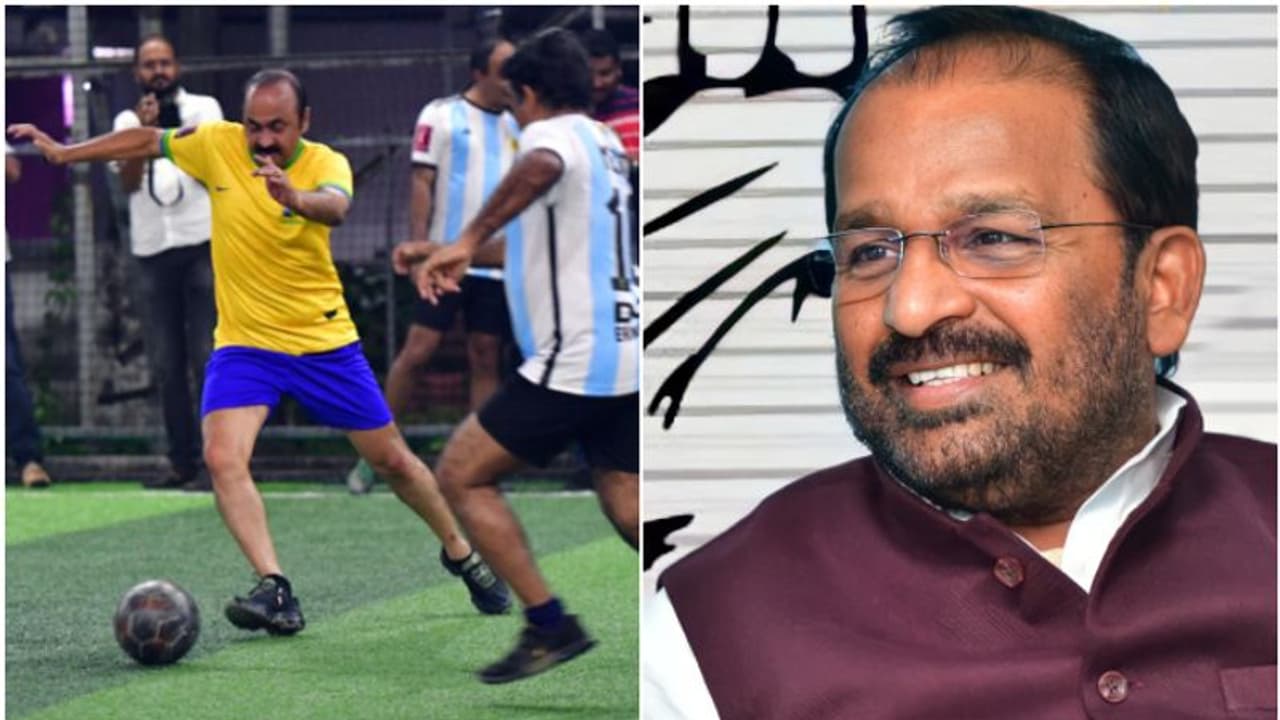 കപ്പ് അർജന്റീനക്കുള്ളതാണ് സതീശാ എന്ന് പ്രതാപൻ; 'തൃശൂരിങ്ങെടുക്കുകയാ' എന്ന് സ്നേഹിതന് പറഞ്ഞപോലെയെന്ന് മറുപടി കപ്പ് അർജന്റീനക്കുള്ളതാണ് സതീശാ എന്ന് പ്രതാപൻ; 'തൃശൂരിങ്ങെടുക്കുകയാ' എന്ന് സ്നേഹിതന് പറഞ്ഞപോലെയെന്ന് മറുപടി