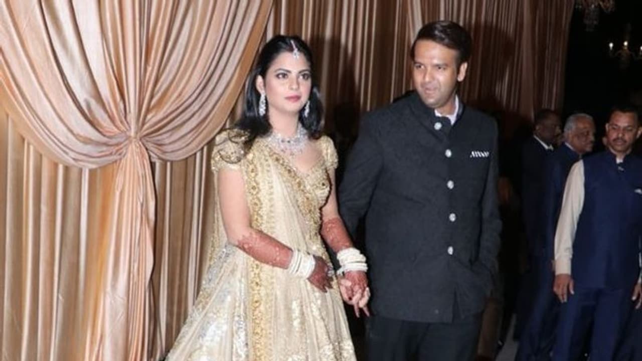 இரட்டைக் குழந்தைகளைப் பெற்றெடுத்த முகேஷ் அம்பானியின் மகள்... குடும்பத்தினர் மகிழ்ச்சி!!