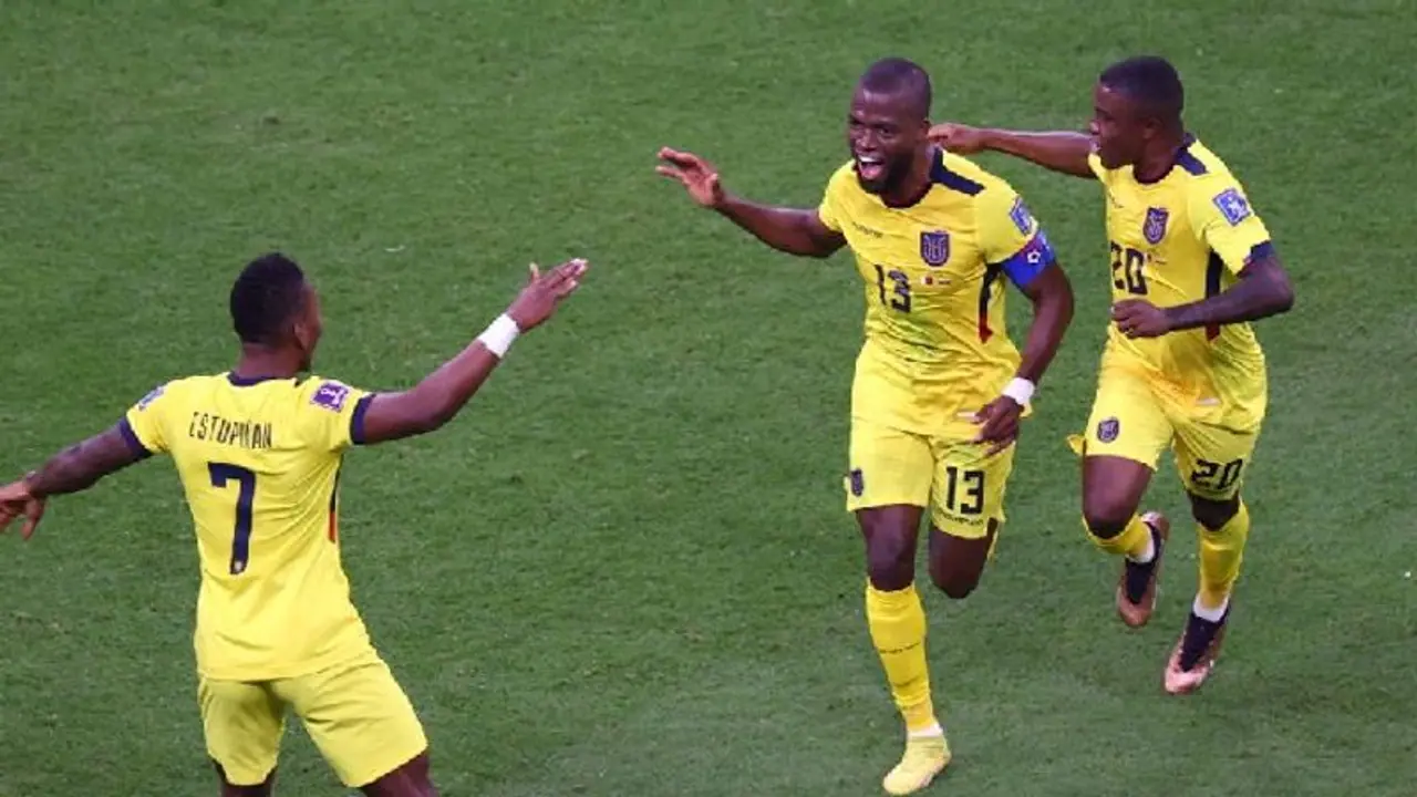 അച്ഛന്റെ പശുഫാമിനെ ചുറ്റിപ്പറ്റി ജീവിതം തുടങ്ങി, ഇപ്പോള് ഖത്തര് കിക്കോഫിന്റെ താരം; അത്ഭുതം എന്നര് വലൻസിയ അച്ഛന്റെ പശുഫാമിനെ ചുറ്റിപ്പറ്റി ജീവിതം തുടങ്ങി, ഇപ്പോള് ഖത്തര് കിക്കോഫിന്റെ താരം; അത്ഭുതം എന്നര് വലൻസിയ