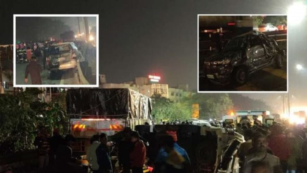 Pune Bengaluru Highway: ಪುಣೆಯಲ್ಲಿ ಭಾರಿ ಅಪಘಾತ, ಟ್ಯಾಂಕರ್ ಬಡಿದು 48 ವಾಹನಗಳು ಜಖಂ! Pune Bengaluru Highway: ಪುಣೆಯಲ್ಲಿ ಭಾರಿ ಅಪಘಾತ, ಟ್ಯಾಂಕರ್ ಬಡಿದು 48 ವಾಹನಗಳು ಜಖಂ!