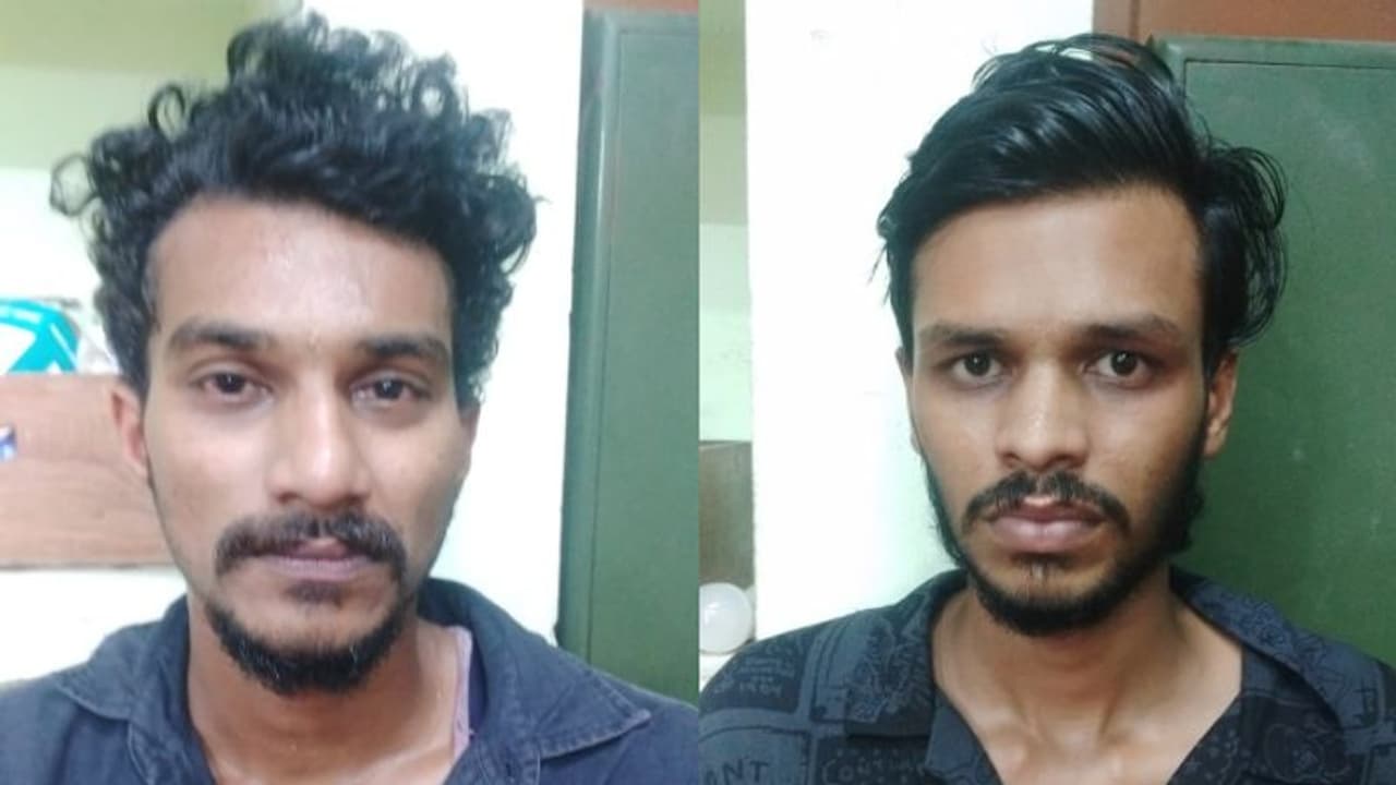 ഗൂഗിള് പേയിലൂടെ പണം വാങ്ങി മയക്കുമരുന്ന് വില്പന; കോഴിക്കോട് നഗരത്തിൽ രണ്ടു പേർ പിടിയിൽ ഗൂഗിള് പേയിലൂടെ പണം വാങ്ങി മയക്കുമരുന്ന് വില്പന; കോഴിക്കോട് നഗരത്തിൽ രണ്ടു പേർ പിടിയിൽ