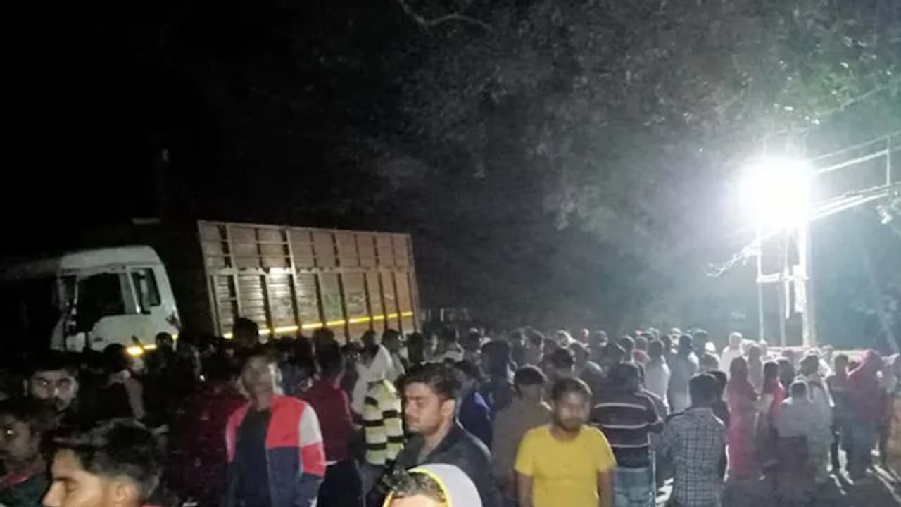 ಮೆರವಣಿಗೆ ಸಾಗುತ್ತಿದ್ದವರ ಮೇಲೆ ಹರಿದ ಟ್ರಕ್ : ಮಕ್ಕಳು ಸೇರಿ 12 ಜನರ ದಾರುಣ ಸಾವು