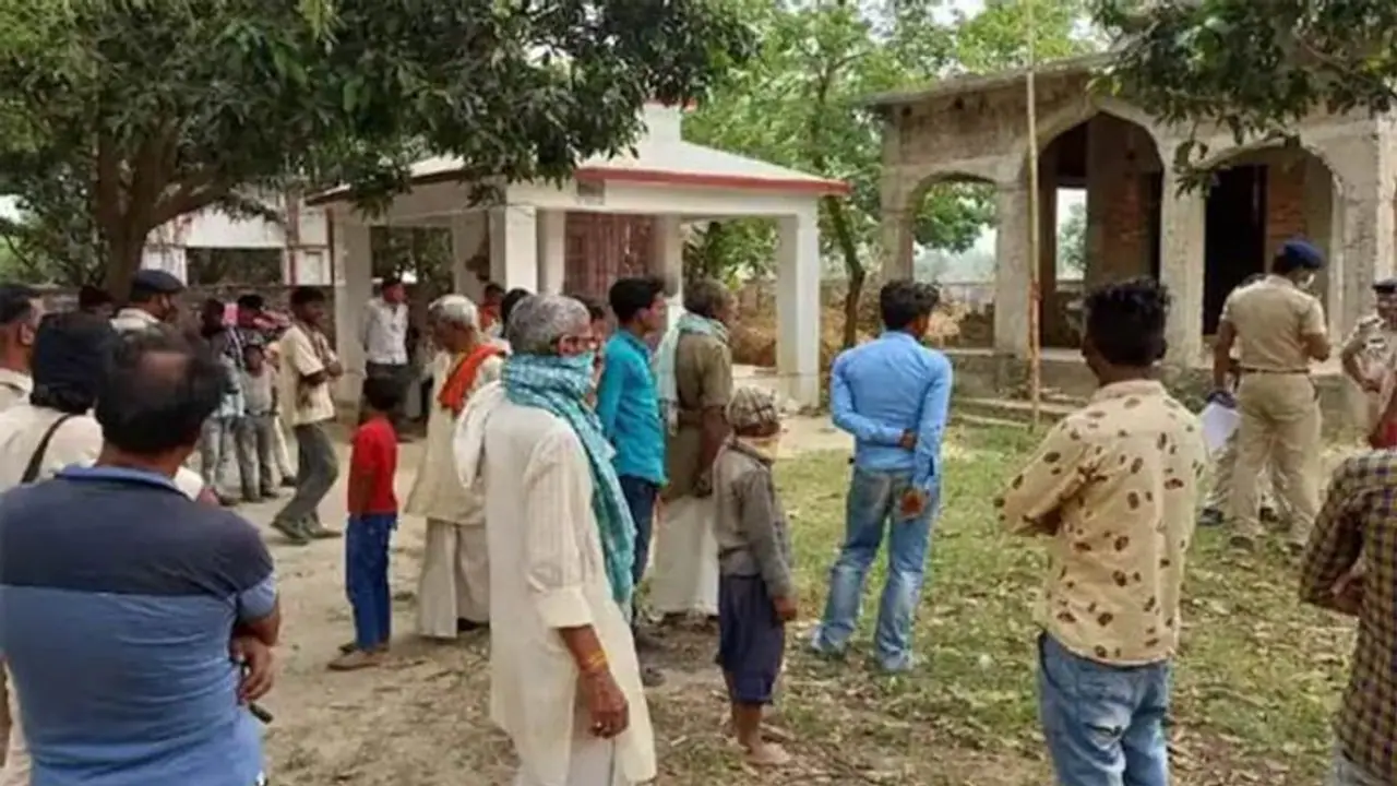 Shocking Murders: राम मंदिर के पुजारी का सिर काटकर काली मंदिर ले गया था साइको किलर, फिर किया ये भयानक कृत्य Shocking Murders: राम मंदिर के पुजारी का सिर काटकर काली मंदिर ले गया था साइको किलर, फिर किया ये भयानक कृत्य