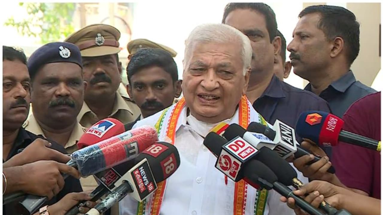 അധികയാത്രാ ബത്തയായി 30 ലക്ഷം അനുവദിച്ചത് അറിഞ്ഞിട്ടില്ലെന്ന് ​ഗവർണർ, 'എല്ലാം രാജ്ഭവന്റെ പ്രോട്ടോകോൾ പ്രകാരം'