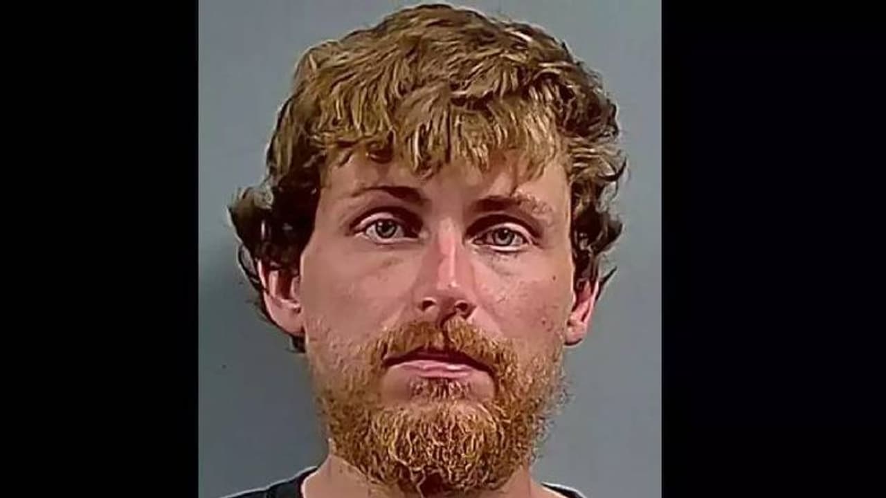 വീട്ടിൽ കയറി, കുളിച്ച്, ഉറങ്ങി, കാപ്പിയും കുടിച്ച് കള്ളൻ വീട്ടിൽ കയറി, കുളിച്ച്, ഉറങ്ങി, കാപ്പിയും കുടിച്ച് കള്ളൻ