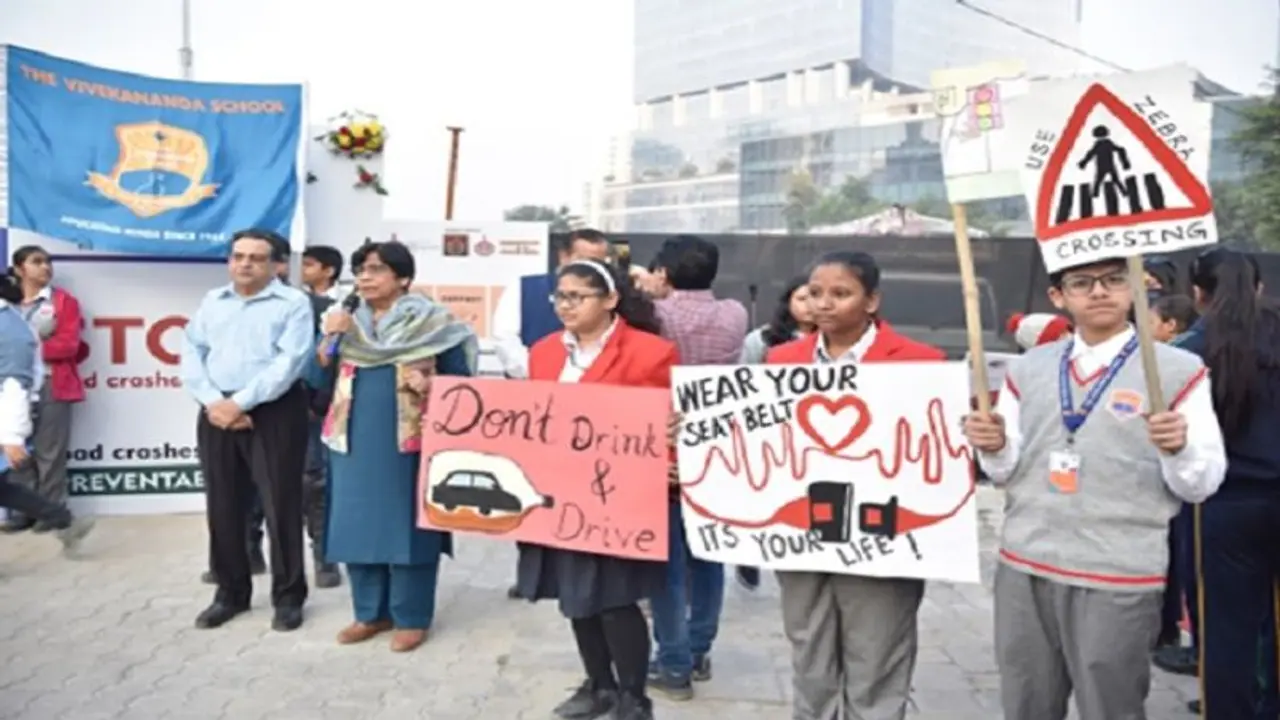 27वें विश्व स्मरण दिवस: गुरुग्राम में सड़क हादसे में मारे गए लोगों को किया गया याद 27वें विश्व स्मरण दिवस: गुरुग्राम में सड़क हादसे में मारे गए लोगों को किया गया याद