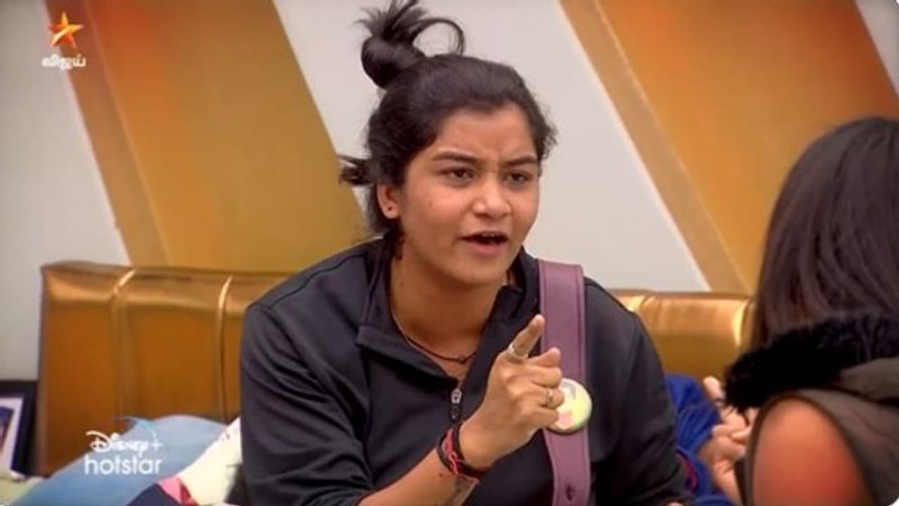 சண்டை கோழியாக மாறிய தனலட்சுமி...! மைனாவிடம் துவங்கி இப்போ ஷிவினையும் விட்டு வைக்கல..! ப்ரோமோ! சண்டை கோழியாக மாறிய தனலட்சுமி...! மைனாவிடம் துவங்கி இப்போ ஷிவினையும் விட்டு வைக்கல..! ப்ரோமோ!