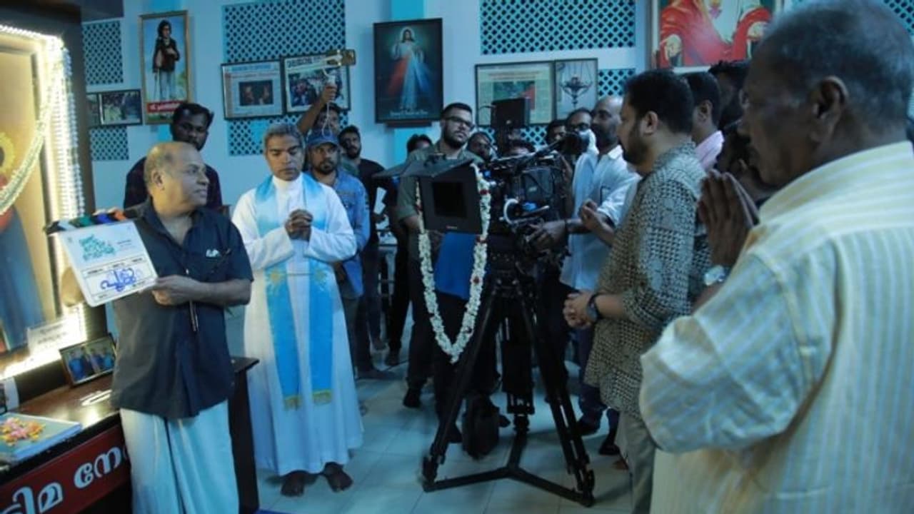 അന്ന ബെന് നായിക; 'അഞ്ച് സെന്റും സെലീനയും' കൊച്ചിയിൽ തുടങ്ങി അന്ന ബെന് നായിക; 'അഞ്ച് സെന്റും സെലീനയും' കൊച്ചിയിൽ തുടങ്ങി