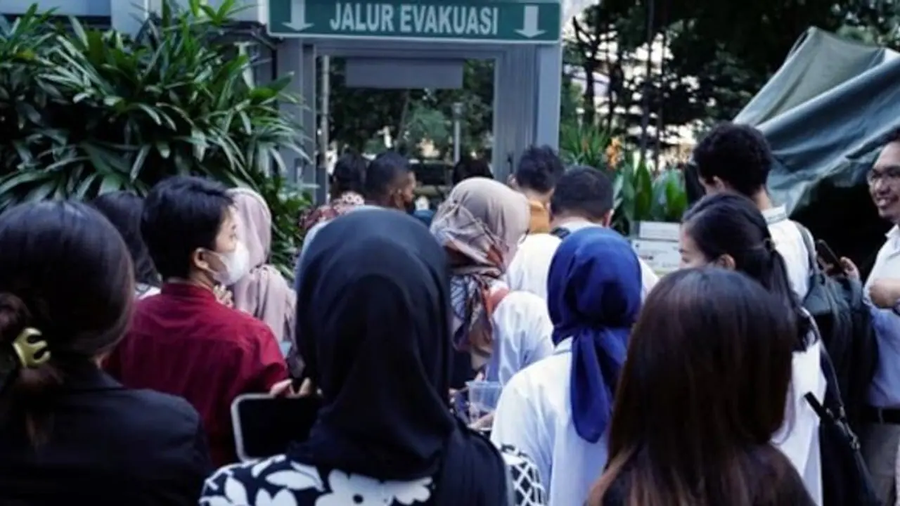 இந்தோனேசியாவில் ஏற்பட்ட நிலநடுக்கத்தில் 46 பேர் உயிரிழப்பு 300 பேர் காயம்; மீட்புப் பணிகள் தீவிரம்!!