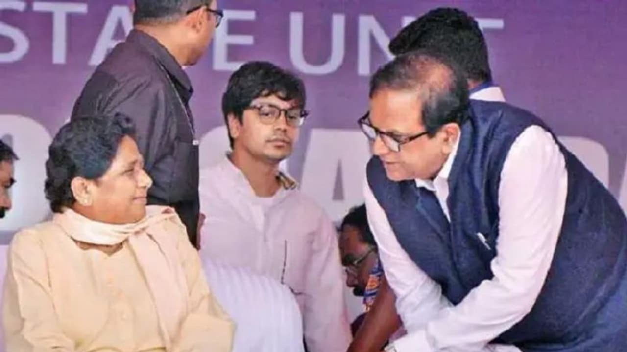 क्या ब्राह्मणों से हो रहा बसपा का मोहभंग, 2024 लोकसभा चुनाव के लिए बनाई जा रही नई रणनीति क्या ब्राह्मणों से हो रहा बसपा का मोहभंग, 2024 लोकसभा चुनाव के लिए बनाई जा रही नई रणनीति