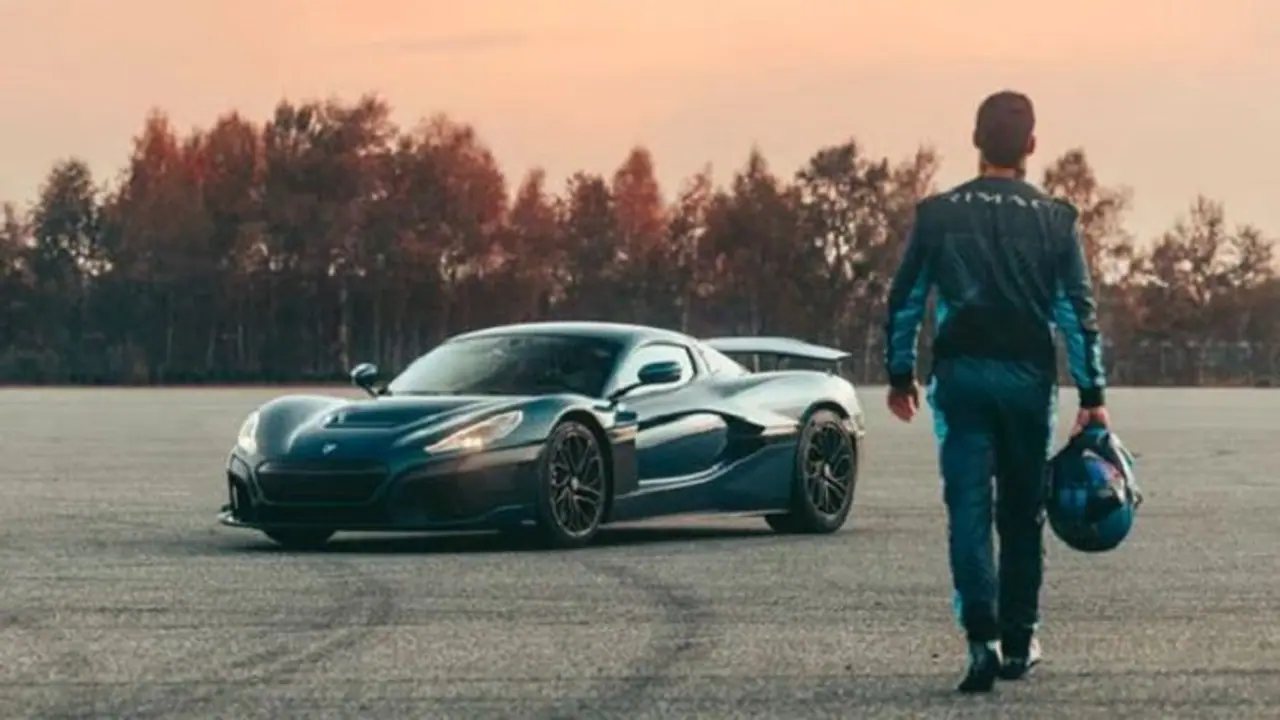 సూపర్ కార్లను కూడా బీట్ చేసే ప్రపంచంలోనే అత్యంత వేగవంతమైన ఎలక్ట్రిక్ కార్.. 2 సెకండ్లలో టాప్ స్పీడ్.. సూపర్ కార్లను కూడా బీట్ చేసే ప్రపంచంలోనే అత్యంత వేగవంతమైన ఎలక్ట్రిక్ కార్.. 2 సెకండ్లలో టాప్ స్పీడ్..